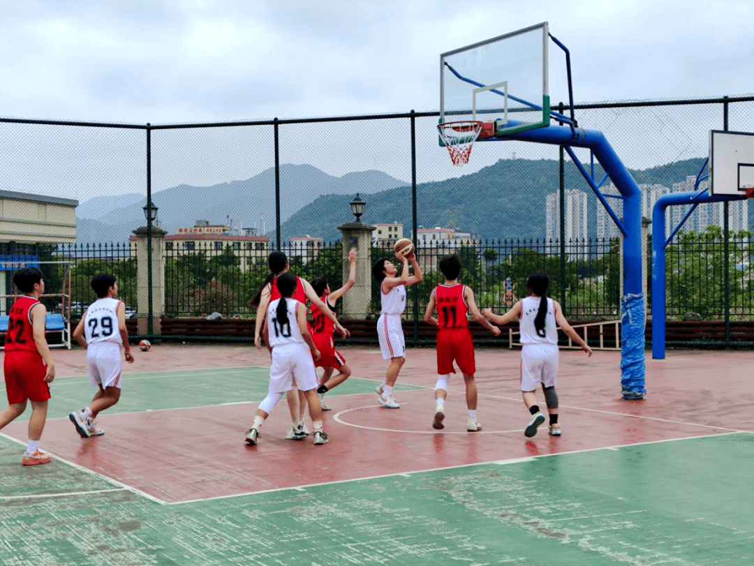 开云网页版-关于青春激扬的校园篮球赛，引发全国青少年热情追逐的信息