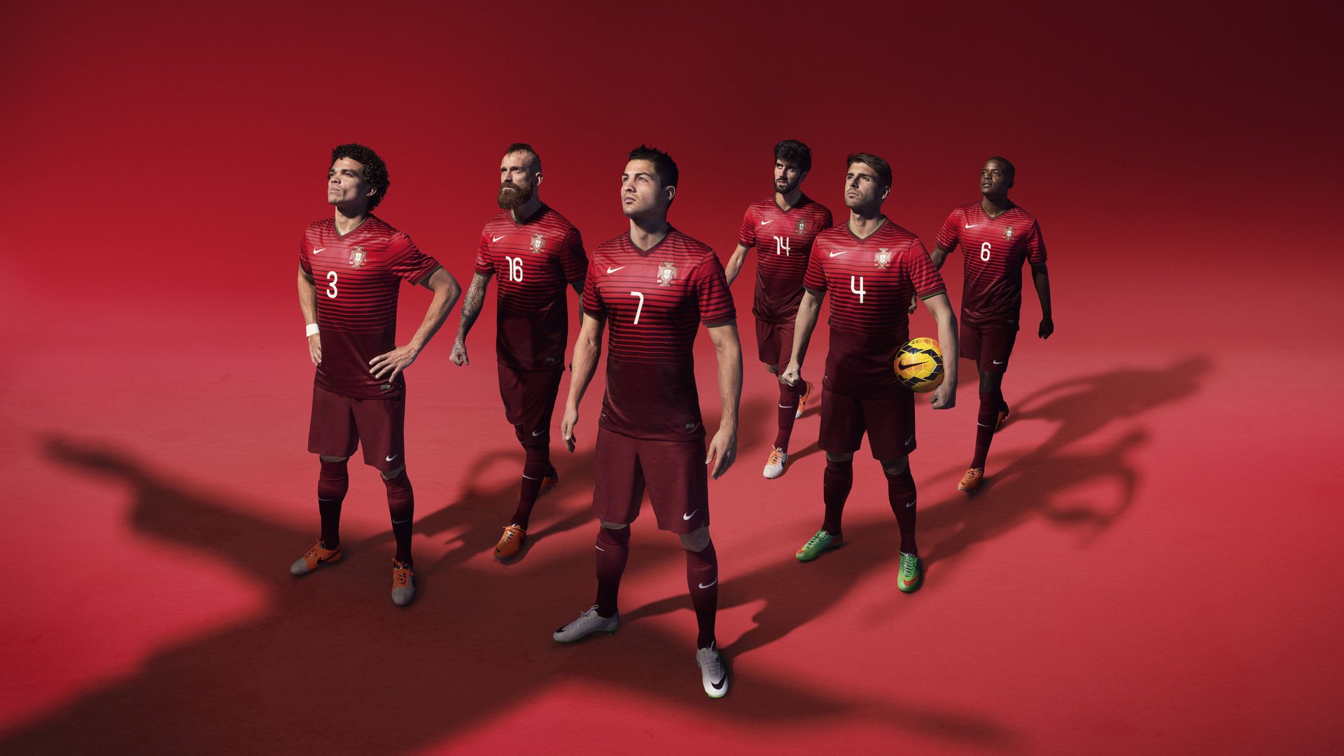 开云·体育官网-球迷“票选”：欧冠历史最佳阵容TOP20，欧冠历届冠军及最佳阵容新闻