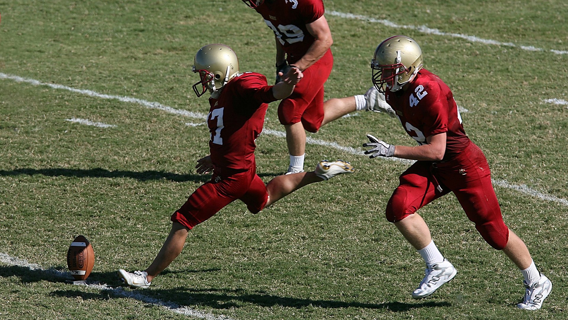 华尔夫迪圣奥斯定门将令人惊叹的扑救，力保比分